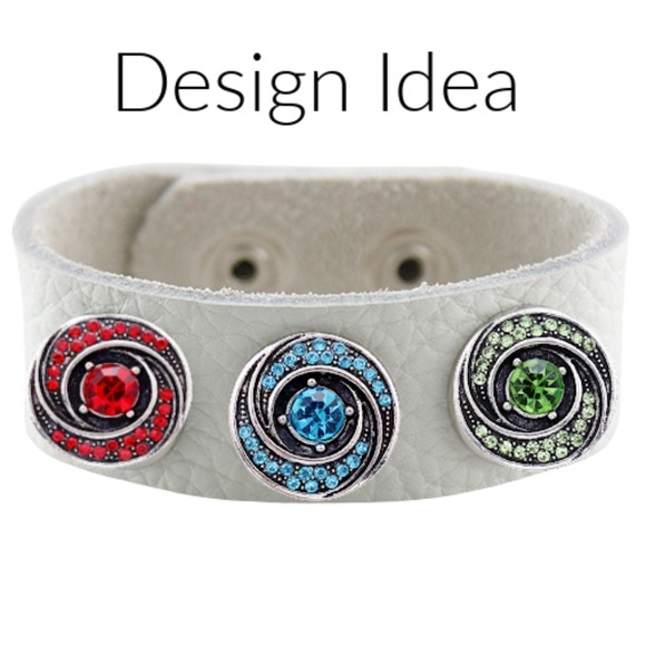 Snap Charm Bracelet White Leather Soft Textured Bracelet - 22 cm (Small) - Picture 2 of 3